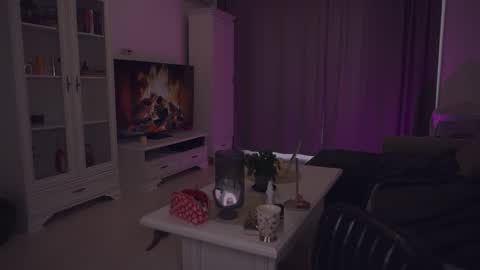 LUXXANDRA online show from March 25, 10:00 am