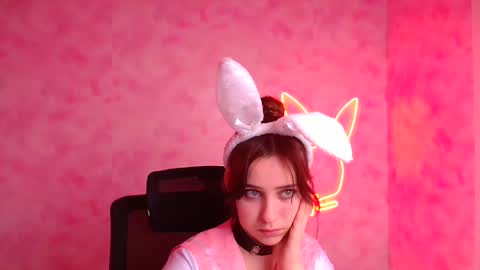 Mia online show from November 22, 12:09 am