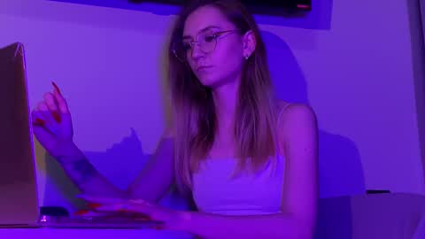 missmiroslava online show from February 16, 4:27 pm