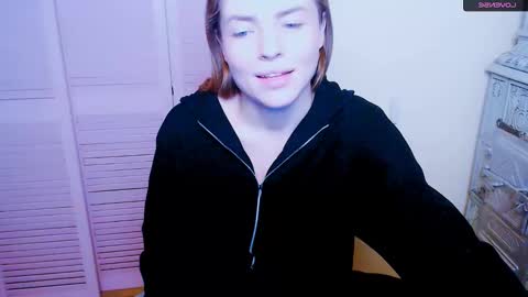 Snapshot of missoliviaa_ chatting on January 24, 5:53 pm Olivia online show from January 24, 5:53 pm