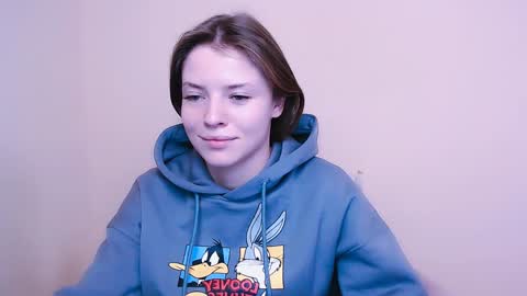 Snapshot of missoliviaa_ chatting on January 10, 4:30 pm Olivia online show from January 10, 4:30 pm