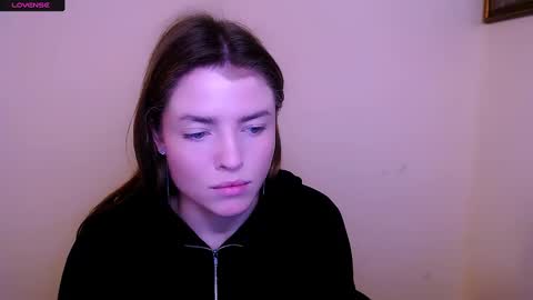 Snapshot of missoliviaa_ chatting on January 30, 12:37 pm Olivia online show from January 30, 12:37 pm