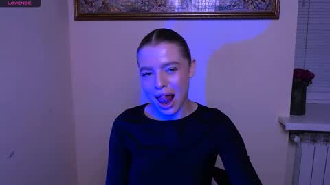 Olivia online show from December 15, 1:51 pm