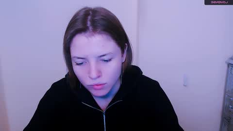 Snapshot of missoliviaa_ chatting on February 1, 12:26 pm Olivia online show from February 1, 12:26 pm