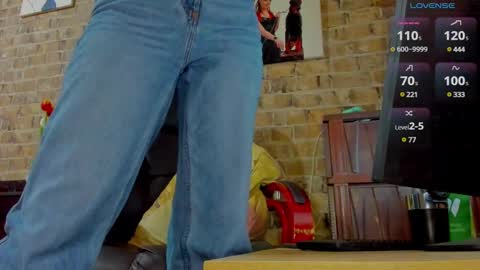 Miss Venus online show from March 11, 8:08 am