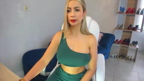 Miss Rhodes online show from December 2, 8:18 pm