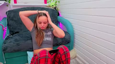 . online show from November 25, 7:29 am