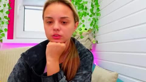 . online show from September 21, 6:28 am