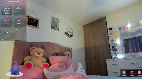 ... Independent model online show from February 24, 12:13 am