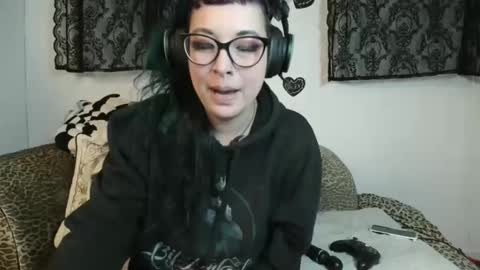 Missy Dee online show from April 12, 7:01 am