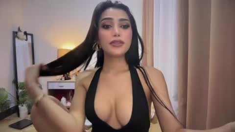 MISS YSABELLE online show from July 6, 9:17 am
