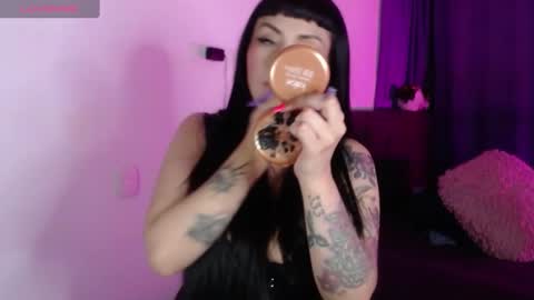 Snapshot of mistress_ditta2 chatting on January 29, 8:08 am       online show from January 29, 8:08 am