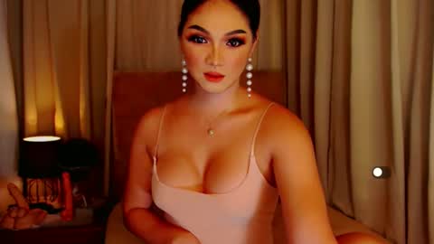 Leah online show from December 14, 2:00 am