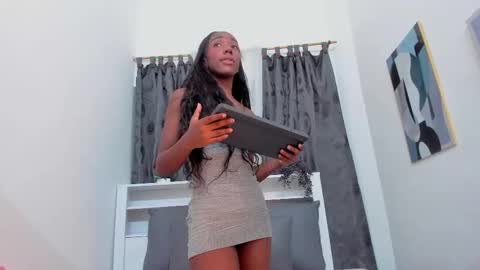 mistt_miaa online show from September 18, 9:30 pm