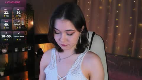 mistylovia online show from December 14, 9:26 am