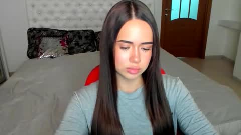 Snapshot of mmm_bananaa_ chatting on October 20, 6:57 pm Beata online show from October 20, 6:57 pm