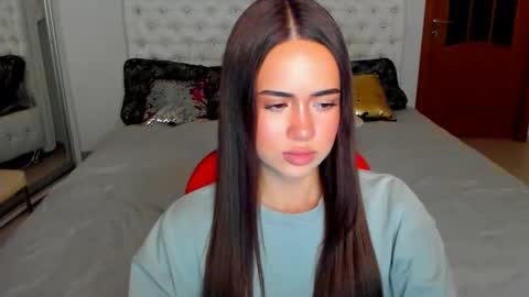 Snapshot of mmm_bananaa_ chatting on October 22, 4:52 pm Beata online show from October 22, 4:52 pm