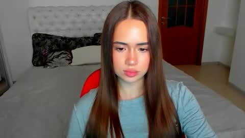Snapshot of mmm_bananaa_ chatting on October 2, 6:39 pm Beata online show from October 2, 6:39 pm