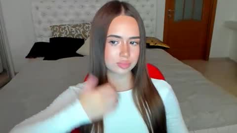 Snapshot of mmm_bananaa_ chatting on September 24, 6:25 pm Beata online show from September 24, 6:25 pm