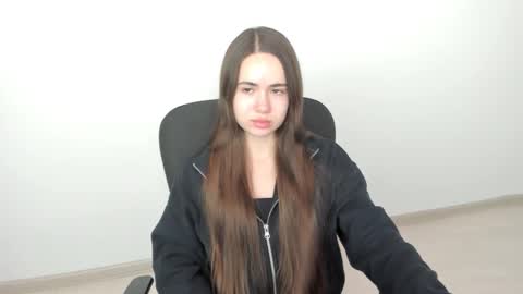 Snapshot of mmm_bananaa_ chatting on December 7, 5:37 pm Beata online show from December 7, 5:37 pm