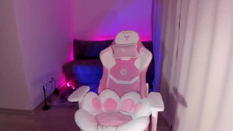 mnepohhh online show from December 16, 9:21 pm