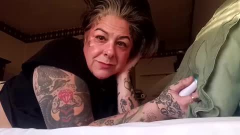 Kittykittybangbang online show from January 12, 1:29 pm