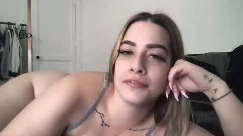 Mia Moji online show from March 10, 9:18 pm