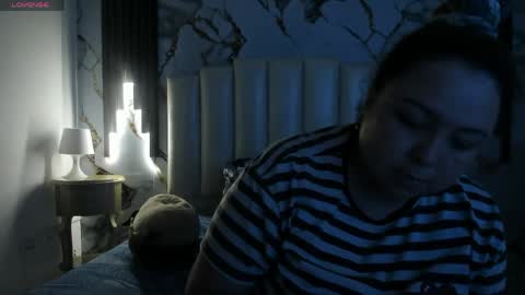 Hey Guys  Im Mollie online show from April 15, 12:41 pm