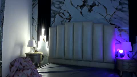 Hey Guys  Im Mollie online show from November 28, 12:23 pm