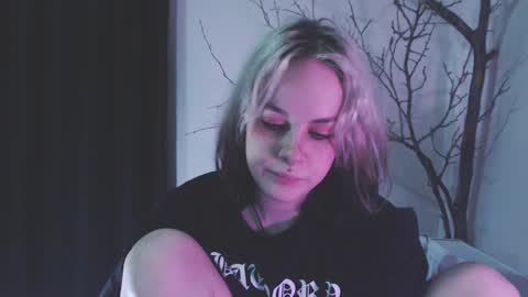 Molly Crow online show from January 31, 1:43 am