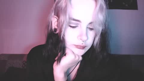 Molly Crow online show from February 19, 12:03 am