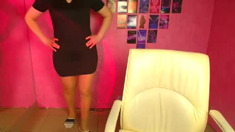 Molly online show from April 24, 12:40 pm