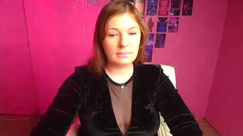Molly online show from December 19, 1:17 pm