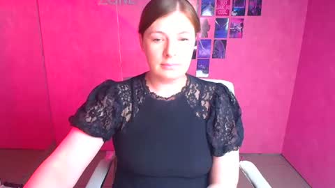 Molly online show from May 21, 11:50 am