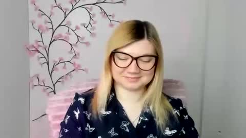 Molly online show from March 24, 12:33 pm