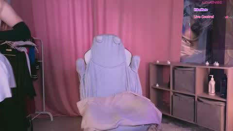 Molly online show from November 6, 10:40 am