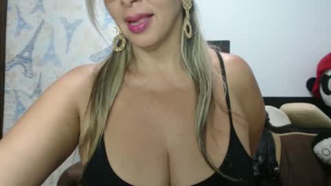 Molly Bunny online show from October 11, 12:04 am