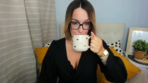 MollyCrazy online show from June 7, 4:39 am