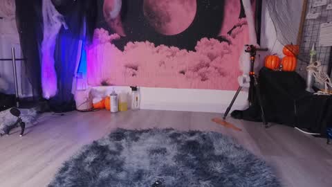 mollychan online show from October 20, 5:40 pm