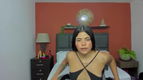 mollylove_ online show from November 12, 12:18 pm