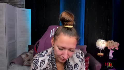 hi im Molly heregreat boobs big heart  warm pussy  online show from November 11, 1:41 am