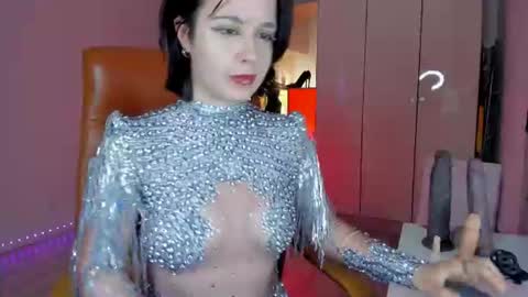 Molly online show from June 11, 6:39 pm