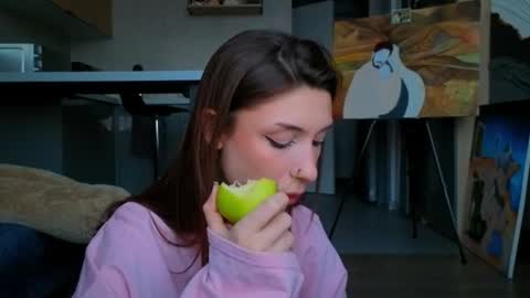 Molly online show from February 9, 2:21 pm