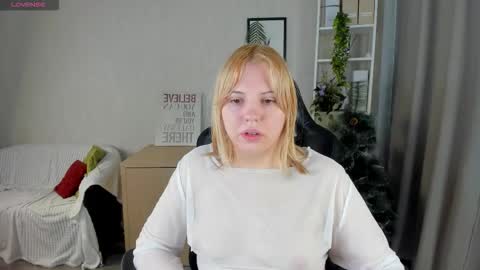 mon1ca_jones online show from December 14, 9:04 am