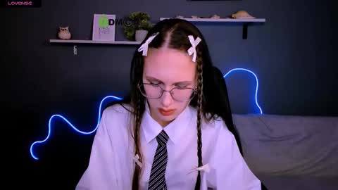 Mona  online show from September 22, 8:02 pm