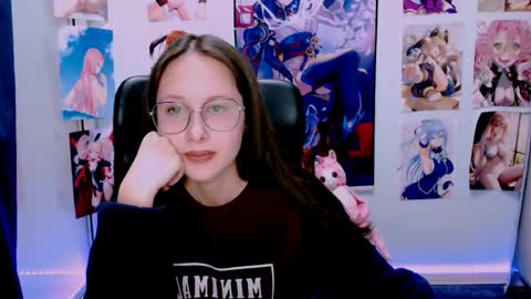 Mona  online show from March 9, 12:31 pm