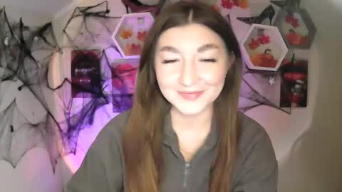 sweet girl and shine body online show from October 6, 9:05 am