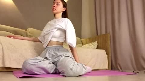 my name is Nika online show from December 22, 4:47 pm