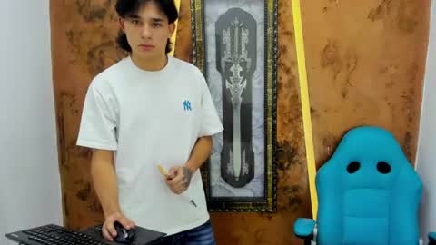 monky_0002 online show from July 14, 3:33 am