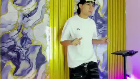 monky_0002 online show from June 20, 7:53 pm